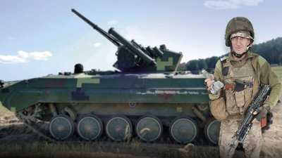 "Бувало так, що осколки від снарядів влітали в одне вікно, а вилітали в інше", — старший механік БМП 128 бригади Юрій