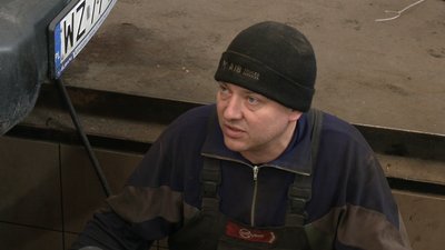 У Рівному фірма ремонтує авто для військових і медиків. Як це відбувається