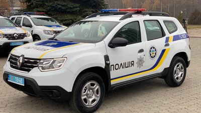 На Вінниччині поліцейські офіцери громади отримали ключі від службових авто На Вінниччині поліцейські офіцери громади отримали ключі від службових авто