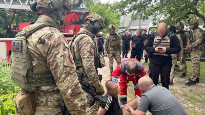 У Чернігові затримали чоловіка, який погрожував матері ножем