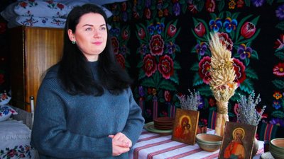 "Спогади дитинства": на Вінничичні жінка реставрує старі хати "Спогади дитинства": на Вінничичні жінка реставрує старі хати