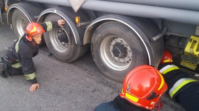 Смертельна ДТП: поблизу Вінниці байкер зіштовхнувся з автоцистерною