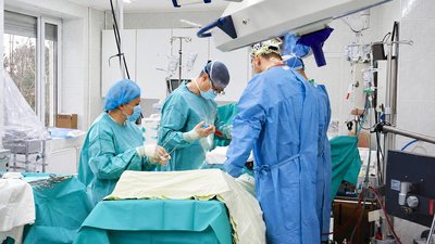 В Ужгороді вперше самостійно виконали одну з складних операцій у кардіохірургії