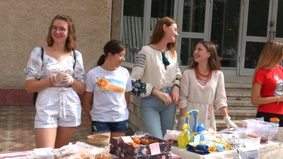 В Івано-Франківську на ярмарку збирали гроші для студентів Прикарпатського університету, які воюють у ЗСУ