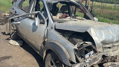 Пошкоджений влучанням FPV-дрона автомобіль у Гороховатці, 23 травня 2026 року