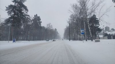 Негода у Черкасах 8 січня, як чистили дороги Негода у Черкасах 8 січня, як чистили дороги