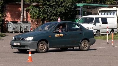 Посвідчення по-новому: на Рівненщині діють нові правила навчання в автошколах Посвідчення по-новому: на Рівненщині діють нові правила навчання в автошколах