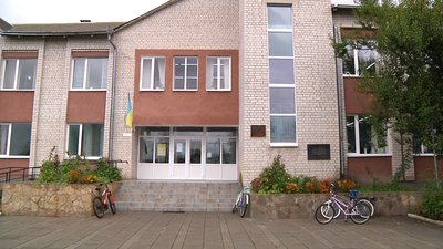 На Житомирщині 493 заклади освіти з 1283 не мають права працювати у "жовтій" зоні карантину