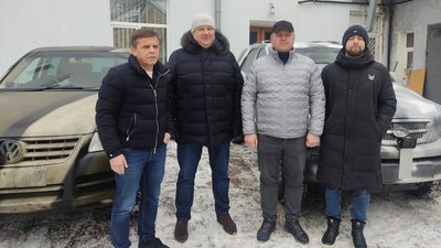 Два позашляховики для виконання бойових завдань передали Спецпідрозділу СБУ у Житомирі Два позашляховики для виконання бойових завдань передали Спецпідрозділу СБУ у Житомирі