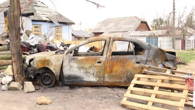 На Житомирщині у палаючому підвалі гаражу 40 хвилин перебували діти, які сховалися від авіаударів На Житомирщині у палаючому підвалі гаражу 40 хвилин перебували діти, які сховалися від авіаударів