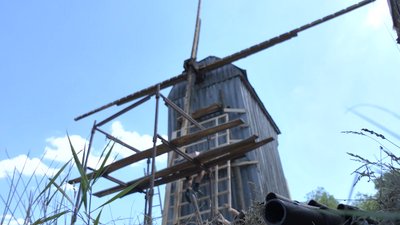 Вітряк зі столітньою історією відновлюють на Черкащині