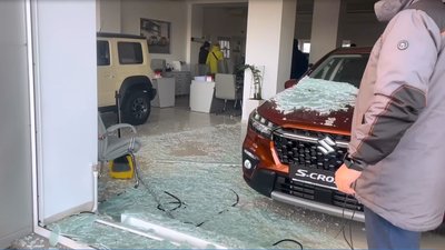 Пожежі в кількох районах та пошкоджене метро: що відомо про ракетну атаку на Київ Пожежі в кількох районах та пошкоджене метро: що відомо про ракетну атаку на Київ