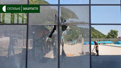 У Мукачеві з гранотомета обстріляли комплекс відпочинку У Мукачеві з гранотомета обстріляли комплекс відпочинку