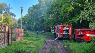 На Харківщині з вогню врятували подружжя з дитиною На Харківщині з вогню врятували подружжя з дитиною