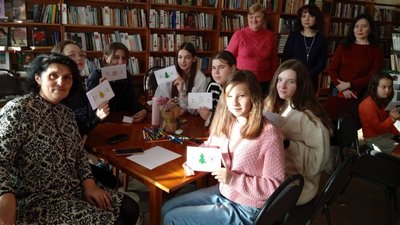 "Напиши листа пораненому воїну": у бібліотеці в Тернополі триває акція "Напиши листа пораненому воїну": у бібліотеці в Тернополі триває акція