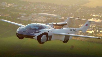 У Словаччині гібридний автомобіль-літак AirCar здійснив 35-хвилинний тестовий політ