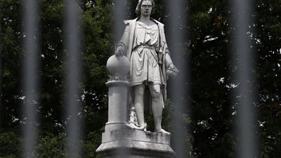 У Чикаго демонтували два пам'ятники Колумбу