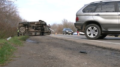 Їхали з "мигалками": стали відомі деталі ДТП зі "швидкою" на Рівненщині Їхали з "мигалками": стали відомі деталі ДТП зі "швидкою" на Рівненщині