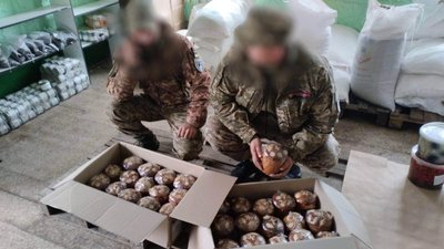Івано-Франківські волонтери передали на фронт великодні смаколики для військових Івано-Франківські волонтери передали на фронт великодні смаколики для військових
