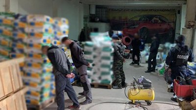 На Кіровоградщині кіберполіція викрила групу людей, яких підозрюють у торгівлі фальсифікатом