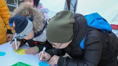 У Житомирі на Михайлівській провели акцію, щоб підтримати людей з синдромом Дауна У Житомирі на Михайлівській провели акцію, щоб підтримати людей з синдромом Дауна
