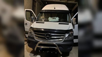 Мікроавтобус із контрабандними сигаретами затримали правоохоронці на Закарпатті