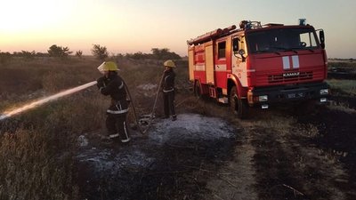 На Херсонщині за добу 12 разів горіли сухотій та очерет На Херсонщині за добу 12 разів горіли сухотій та очерет