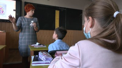 На Черкащині учні гімназії на уроці вивчають три дисципліни одночасно На Черкащині учні гімназії на уроці вивчають три дисципліни одночасно