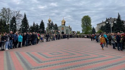 "Про нього важко говорити у минулому": у Черкасах попрощались з військовим волонтером "Про нього важко говорити у минулому": у Черкасах попрощались з військовим волонтером