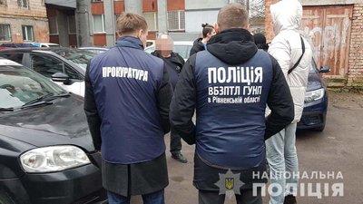 Рівненський таксист підпрацьовував сутенером, – поліція Рівненський таксист підпрацьовував сутенером, – поліція