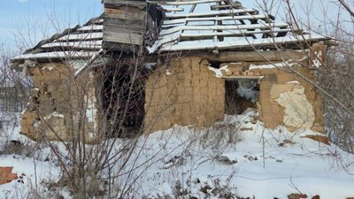 Зруйнований будинок Зруйнований будинок
