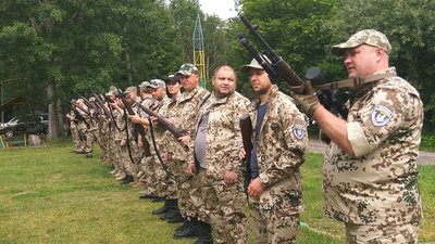 Житомирські бійці тероборони показали, як тренуються та проходять вишкіл