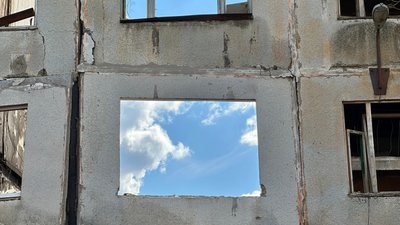 Будинок після авіаудару 23 вересня в селищі Олександрівка