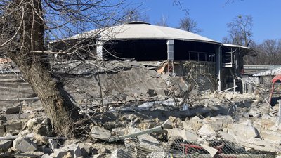 Кафе, зруйноване внаслідок атаки "Шахедів", 28 березня 2024 року, Харків Кафе, зруйноване внаслідок атаки "Шахедів", 28 березня 2024 року, Харків