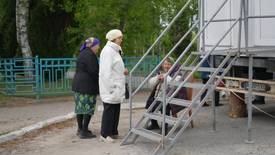 У Великому Висторопі на Сумщині місцеві обстежилися в пересувній амбулаторії У Великому Висторопі на Сумщині місцеві обстежилися в пересувній амбулаторії