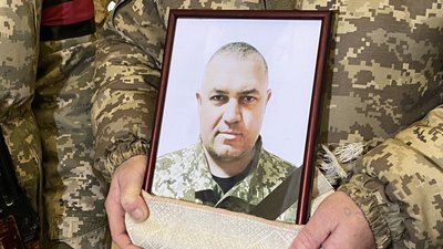 Прощання з Олександром Іняткіним: воїн зі Старих Санжар загинув під час захисту України