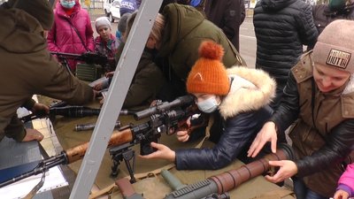 У Миколаєві нацгвардійці влаштували для дітей з інвалідністю день відкритих дверей У Миколаєві нацгвардійці влаштували для дітей з інвалідністю день відкритих дверей