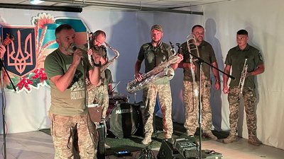 Культурний десант. Військовослужбовці, які обороняли південь, організовують концерти на Донеччині