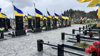 Облаштування сектору почесних поховань в Затурине могло бути з порушеннями