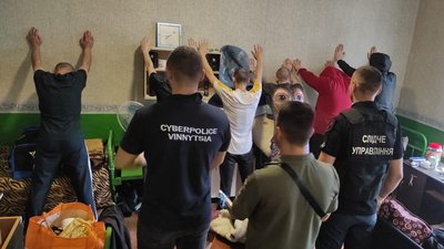 Представлялися працівниками банку: на Вінниччині засуджені виправної колонії ошукали громадян на мільйон гривень