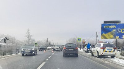 На Прикарпатті в ДТП травмувалися двоє неповнолітніх На Прикарпатті в ДТП травмувалися двоє неповнолітніх