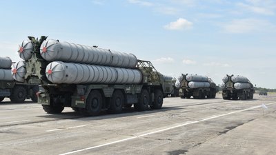 1000 військових та 300 одиниць техніки: біля Чернігова готуються до параду на День незалежності 1000 військових та 300 одиниць техніки: біля Чернігова готуються до параду на День незалежності