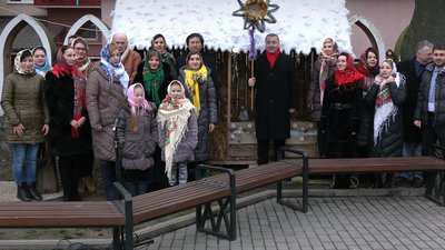 Колядки і пандемія: якими бачать різдвяні обряди у рівненських церквах