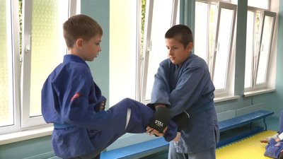 Тренуються, щоб вміти себе захистити: у Черкасах діти освоюють хортинг Тренуються, щоб вміти себе захистити: у Черкасах діти освоюють хортинг