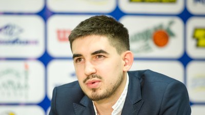 27-річний тренер керував "Хіміком" у матчі з "Прометеєм" із гарнітурою в усі. Чому і як це допомогло