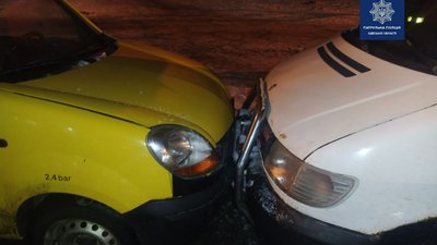 В Одесі нетверезий водій протаранив шість автівок – поліція В Одесі нетверезий водій протаранив шість автівок – поліція