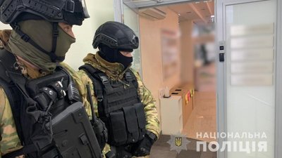 Поліція знайшла у двох областях склади, де незаконно зберігали небезпечні медичні відходи