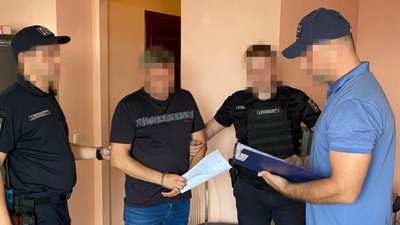 На Черкащині працівник військкомату за гроші допомагав призовникам уникнути служби в армії