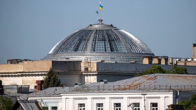 Відновили скляний купол на Будинку вчителя в Києві, пошкоджений атакою РФ 10 жовтня 2022 р