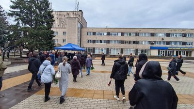 На Кіровоградщині попрощалися з чотирма захисниками На Кіровоградщині попрощалися з чотирма захисниками
